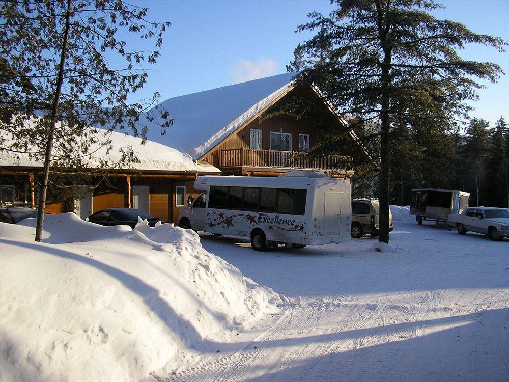 Lac-Saguay Motel Ours Bleu المظهر الخارجي الصورة