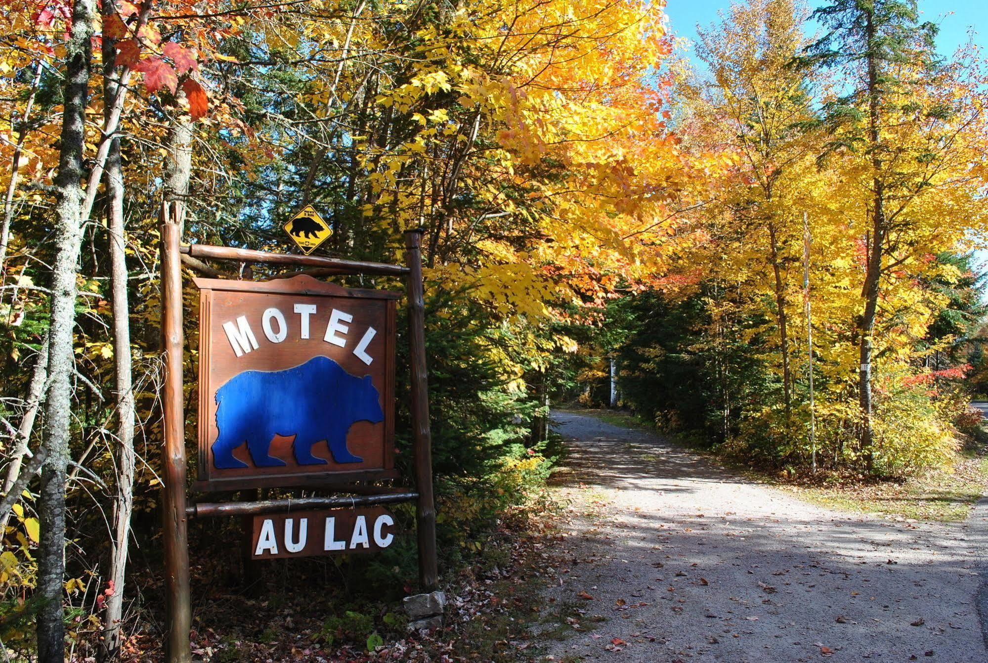 Lac-Saguay Motel Ours Bleu المظهر الخارجي الصورة