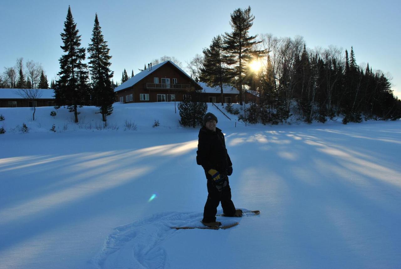 Lac-Saguay Motel Ours Bleu المظهر الخارجي الصورة