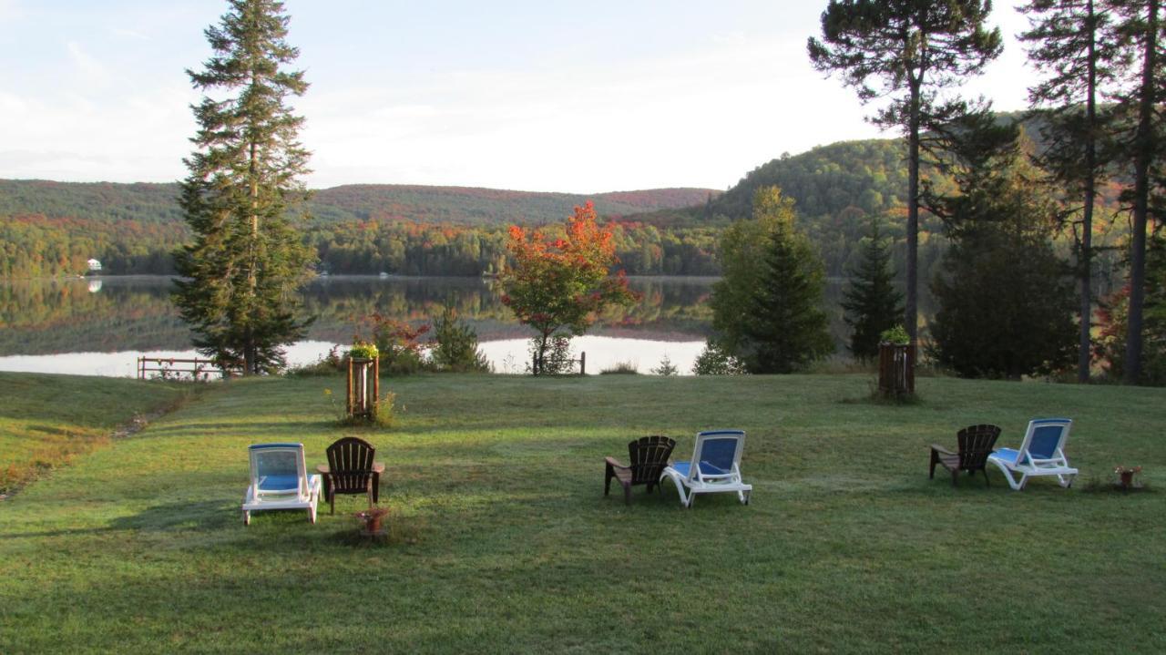 Lac-Saguay Motel Ours Bleu المظهر الخارجي الصورة